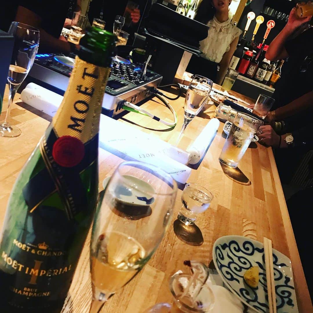 のインスタグラム：「打ち上げも楽しゅうございました。  #toggy #moetetchandon #moet #moetimperial #grandhyattfukuoka #モエエシャンドン #モエアンペリアル #モエアンペリアル150周年」