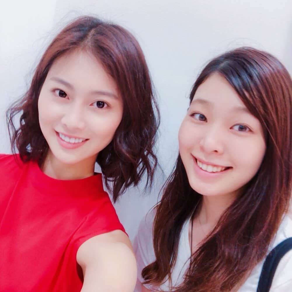 和田安佳莉さんのインスタグラム写真 - (和田安佳莉Instagram)「ちょっといいピアスが欲しくて、女２人で百貨店巡り。 パーっと買い物したい。  #腐れ縁 #もう家族 #lovefriend #自由 #tokyo #dayoff #happy #仲良し #東京 #sisters #オフショット #買い物 #ファッション #instaholiday #お出かけ #ショッピング #晴天 #ランチ #lunch #夏 #福岡 #帰る とか許さないw #今年 も #ドライブ #行きたいね」7月29日 0時40分 - akariwada_official