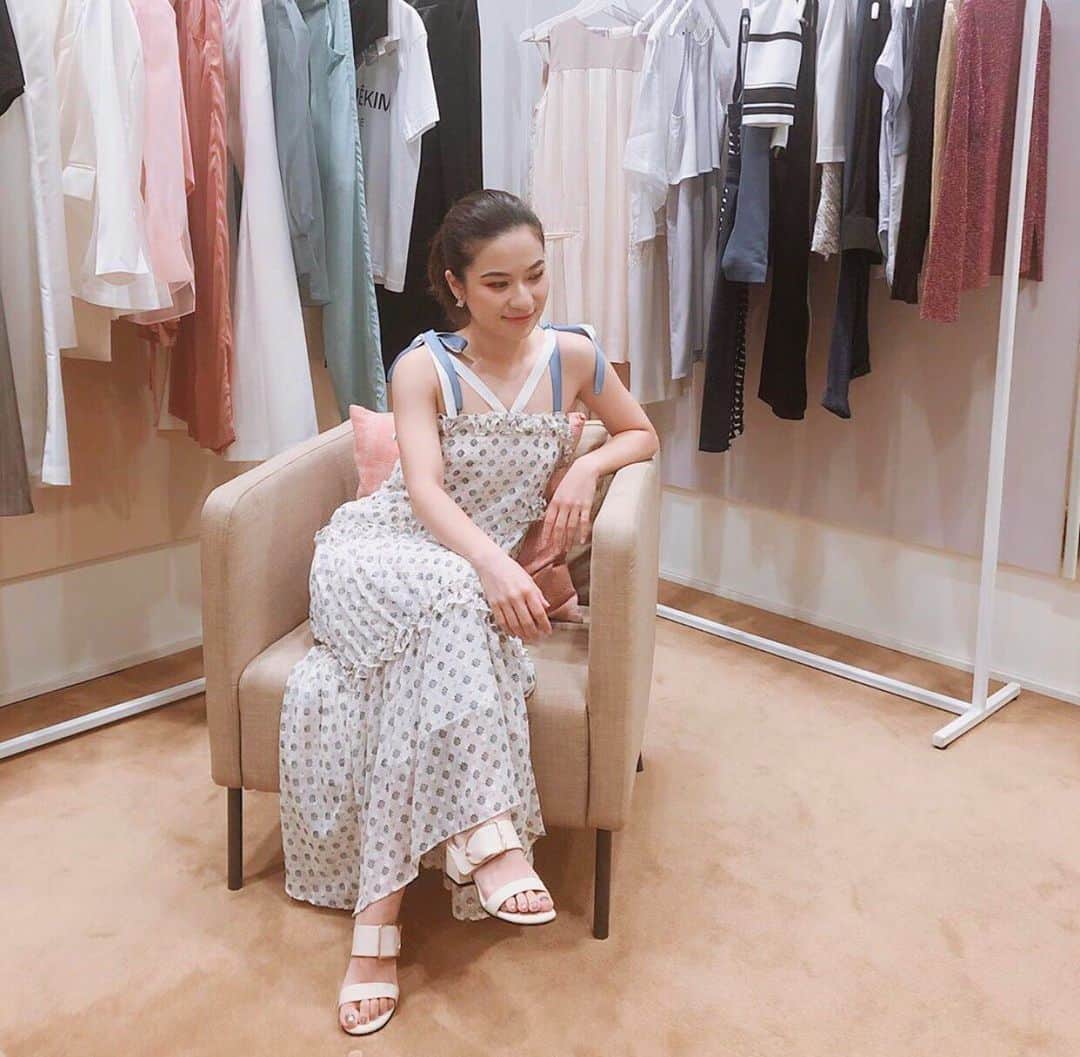 LIECOLLECTIONさんのインスタグラム写真 - (LIECOLLECTIONInstagram)「Sunday Lounges in LIE ~ @queensabrinacao - - - - #liecollection #repost #therenownedshop #LIElook #ruffledress #styled #onlineshop #ss19look #collection #fashionweek #ss19 #daisyprint #photography #outfitinspo #outfitdujour #outfitideas #shopping #look」7月29日 0時35分 - liecollection_