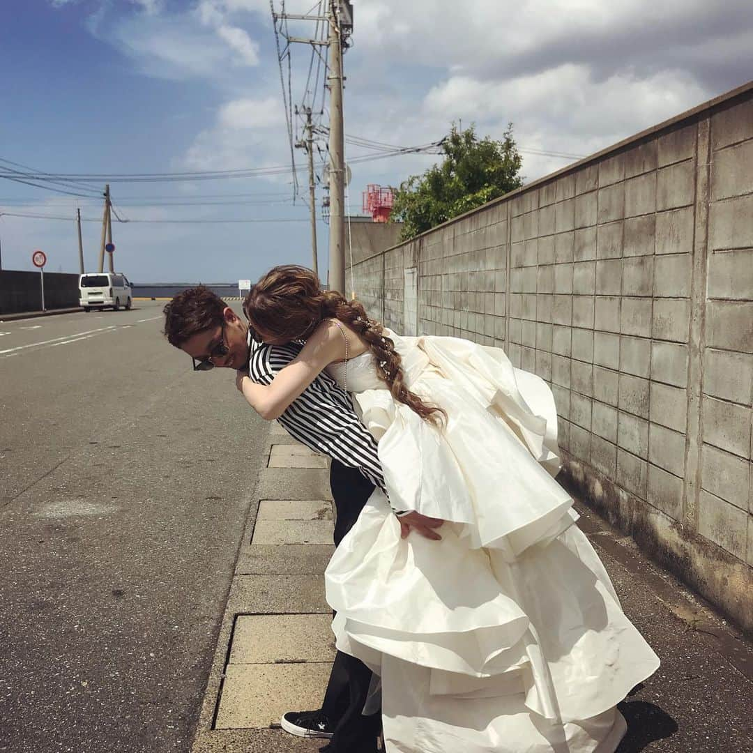 土田瑠美さんのインスタグラム写真 - (土田瑠美Instagram)「昨日も素敵な一日に携わることが出来て幸せでした♡ 楽しかったって言って頂けて嬉しい☺️JUNOのドレスも素敵！ @youa.dressstylist  @zuketti  と久々のチームで嬉しかった♡」7月29日 10時08分 - ru0711