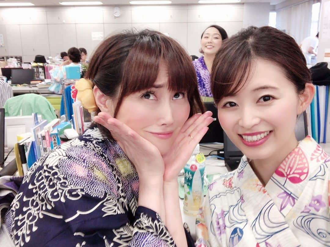 札幌テレビ「どさんこワイド朝」さんのインスタグラム写真 - (札幌テレビ「どさんこワイド朝」Instagram)「. 熊谷さんとツーショットを撮ろうと思ったら 熊谷さん自撮り失敗😂 . ３枚目は大成功！ 急式さんも写ってくれました🎶 . #女子アナ #アナウンサー  #夏 #夏祭り #浴衣 #浴衣ヘアアレンジ  #自撮り #失敗 #インスタ萎え . #stv #どさんこワイド朝  #熊谷明美 #急式裕美  #大家彩香」7月29日 10時43分 - dosanko_asa