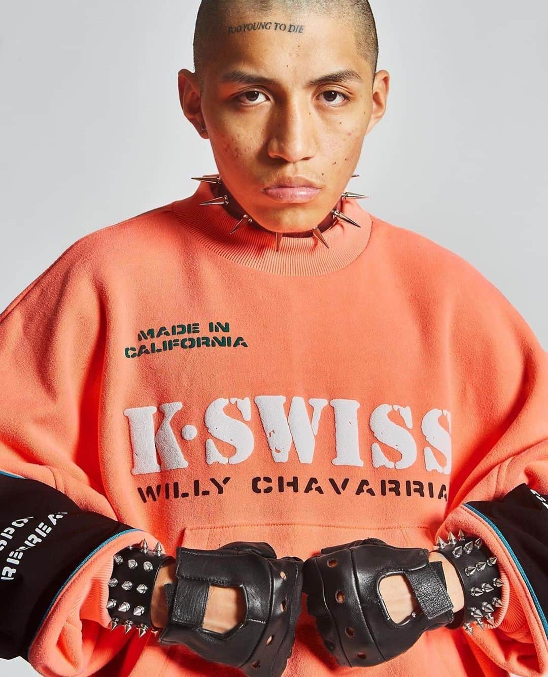 HYPEBEASTさんのインスタグラム写真 - (HYPEBEASTInstagram)「@hypebeaststyle: @willychavarrianewyork has unveiled his Spring/Summer 2020 collection, drawing inspiration from California’s Chicano community. The collection features a mix of minimalist black pieces and colorful pastels evoking tennis prep and ’90s rave culture. The runway presentation also showcased leather cowboy boots and custom sneakers from @kswiss. Tap our bio link for a closer look. ⁠⠀ Photo: Brent Chua/Selwyn Tungol」7月29日 10時49分 - hypebeast