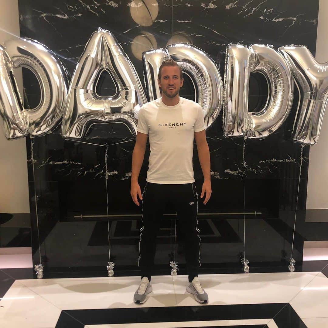 ハリー・ケインのインスタグラム：「Thank you for all your birthday messages! Had a great day with family and friends 🎂🎈」