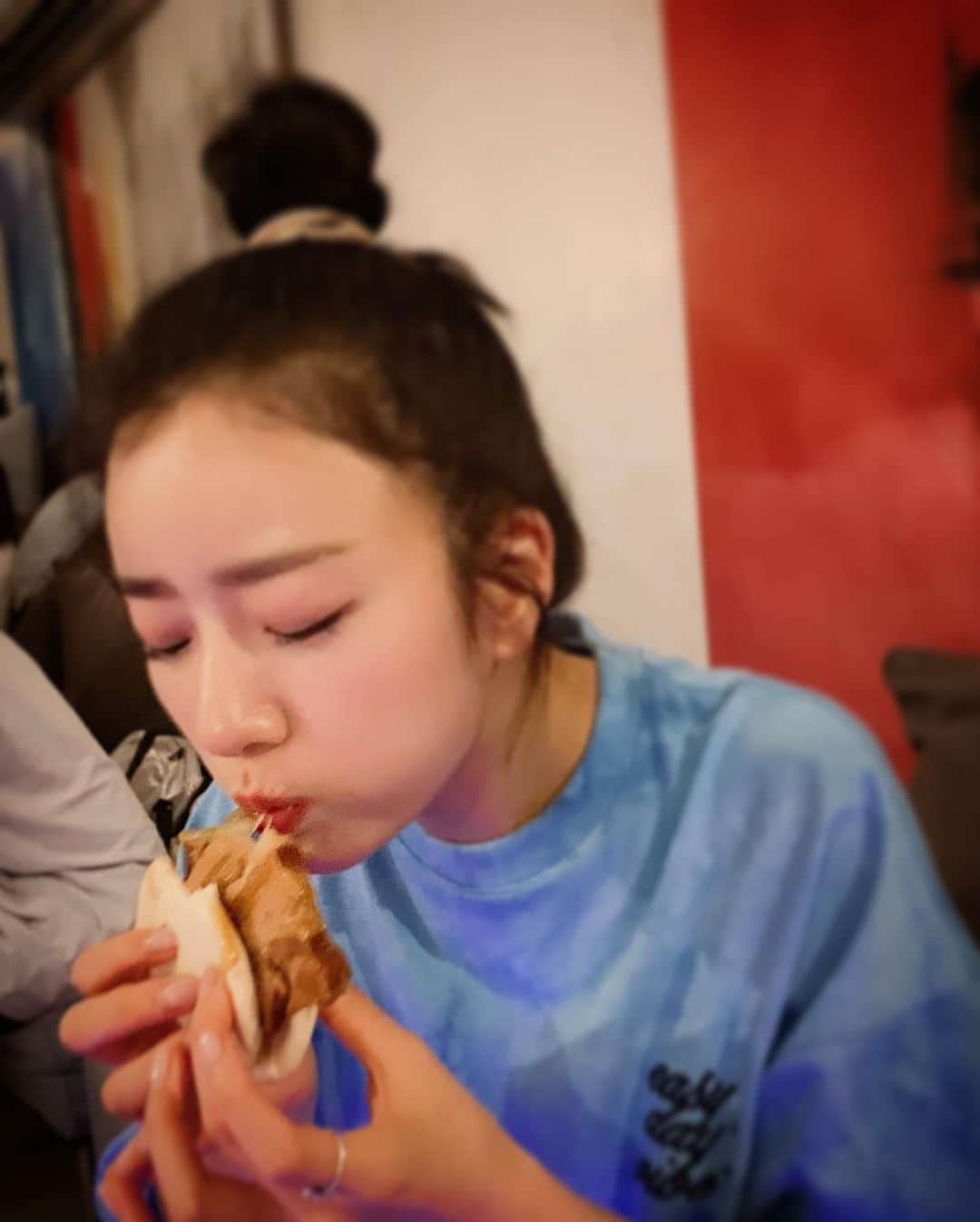 ユン･ボミさんのインスタグラム写真 - (ユン･ボミInstagram)「대만햄버거👍🍔」7月29日 2時31分 - __yoonbomi__