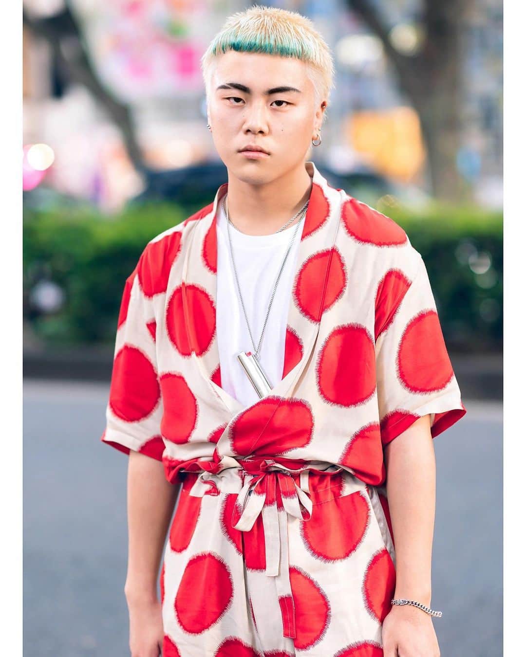 Harajuku Japanさんのインスタグラム写真 - (Harajuku JapanInstagram)「18-year-old Tokyo student Tatsu (@chao___z) on the street in Harajuku wearing a sun print Japanese haori top and matching pants by SASQUATCHfabrix, an Ambush Design lighter necklace, a Coach handbag, and Nike sneakers.」7月29日 2時36分 - tokyofashion