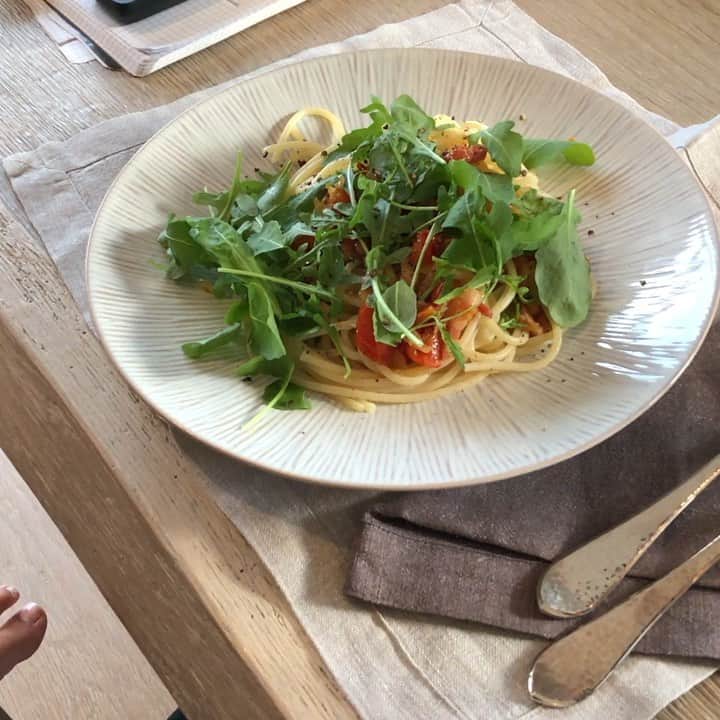トーマス・ミュラーのインスタグラム：「The chef 👨‍🍳 has cooked- healthy and tasty 😋 inspired by @schuhbeck and @holger_stromberg #ichhabswirklichselbstgekocht #leckerschmecker #musstduauchmalprobieren #dasrezeptiststrenggeheim」