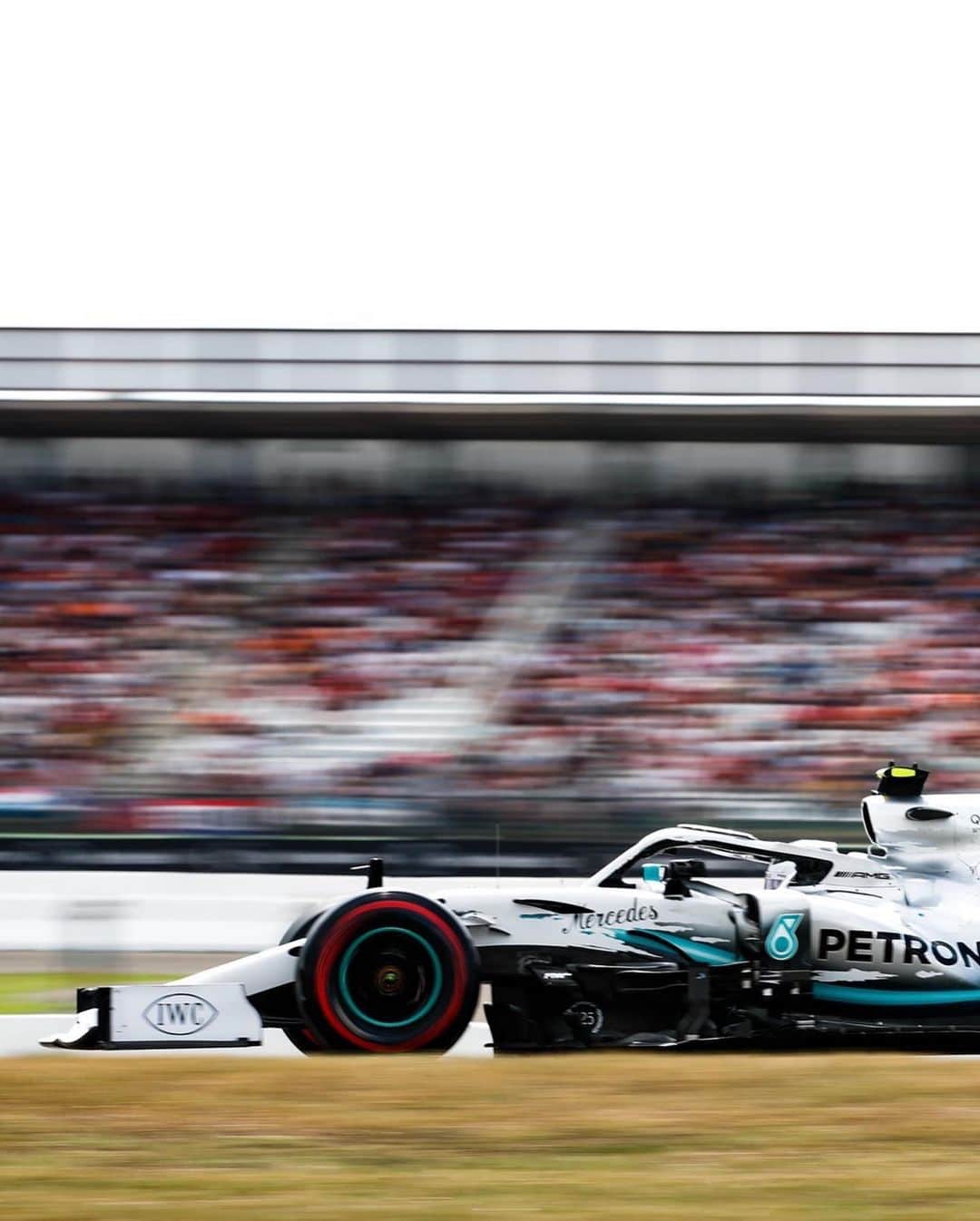 IWCさんのインスタグラム写真 - (IWCInstagram)「What a race! @lewishamilton finished P11 in a chaotic race at Hockenheim, while @valtteribottas failed to finish after a crash at Turn 1 late in the race. Let’s focus on the next GP, @mercedesamgf1 🏁 #IWCRacing #GermanGP」7月29日 3時10分 - iwcwatches