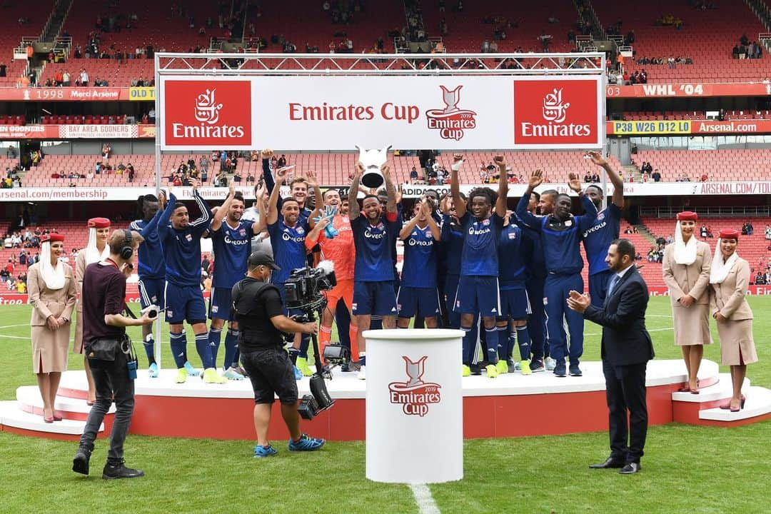 エミレーツ航空さんのインスタグラム写真 - (エミレーツ航空Instagram)「Congratulations to @OL & @FCBFrauen, winners of the 2019 Emirates Cup.  #EmiratesCup #FlyEmiratesFlyBetter #EmiratesAirline」7月29日 3時21分 - emirates