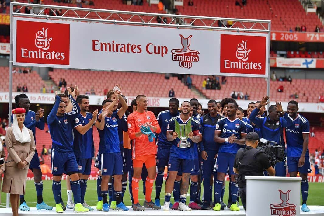 エミレーツ航空さんのインスタグラム写真 - (エミレーツ航空Instagram)「Congratulations to @OL & @FCBFrauen, winners of the 2019 Emirates Cup.  #EmiratesCup #FlyEmiratesFlyBetter #EmiratesAirline」7月29日 3時21分 - emirates