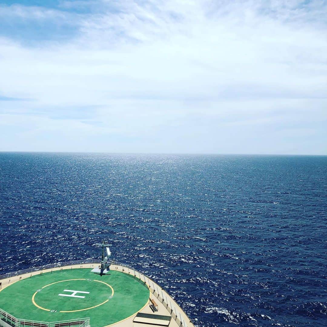 ティモシー・ドレンスキーのインスタグラム：「Just another beautiful day! 🌤」