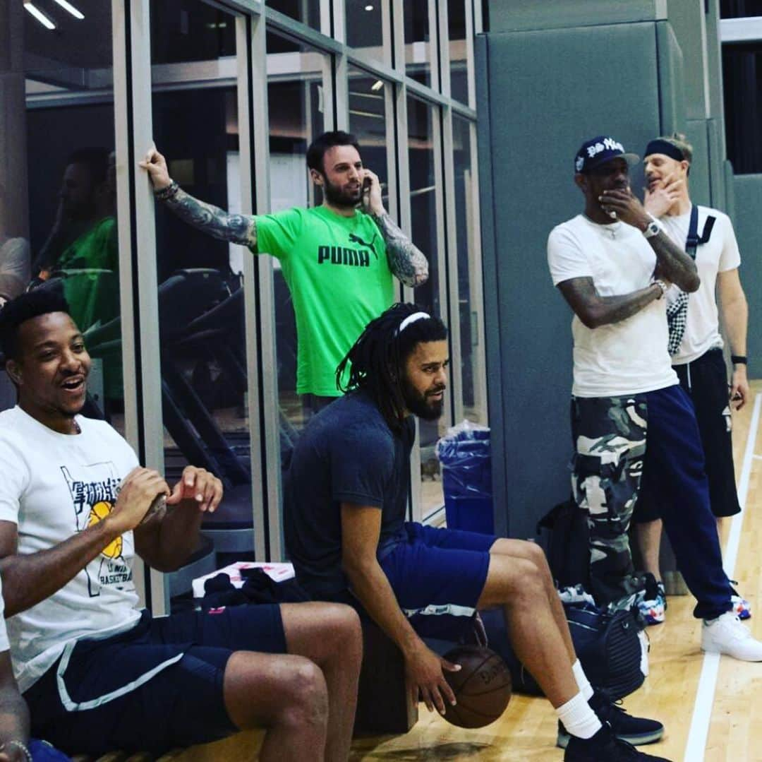 ファボラスさんのインスタグラム写真 - (ファボラスInstagram)「I told @cbrickley603 “he’s an amazing 🏀 trainer & i think it’s time...” He said “for what??” 😩🤦🏾‍♂️😂 #DontEverLoseSightCuzOthersDontSeeTheVision」7月29日 3時53分 - myfabolouslife