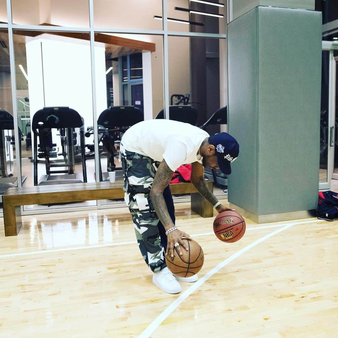 ファボラスさんのインスタグラム写真 - (ファボラスInstagram)「I told @cbrickley603 “he’s an amazing 🏀 trainer & i think it’s time...” He said “for what??” 😩🤦🏾‍♂️😂 #DontEverLoseSightCuzOthersDontSeeTheVision」7月29日 3時53分 - myfabolouslife