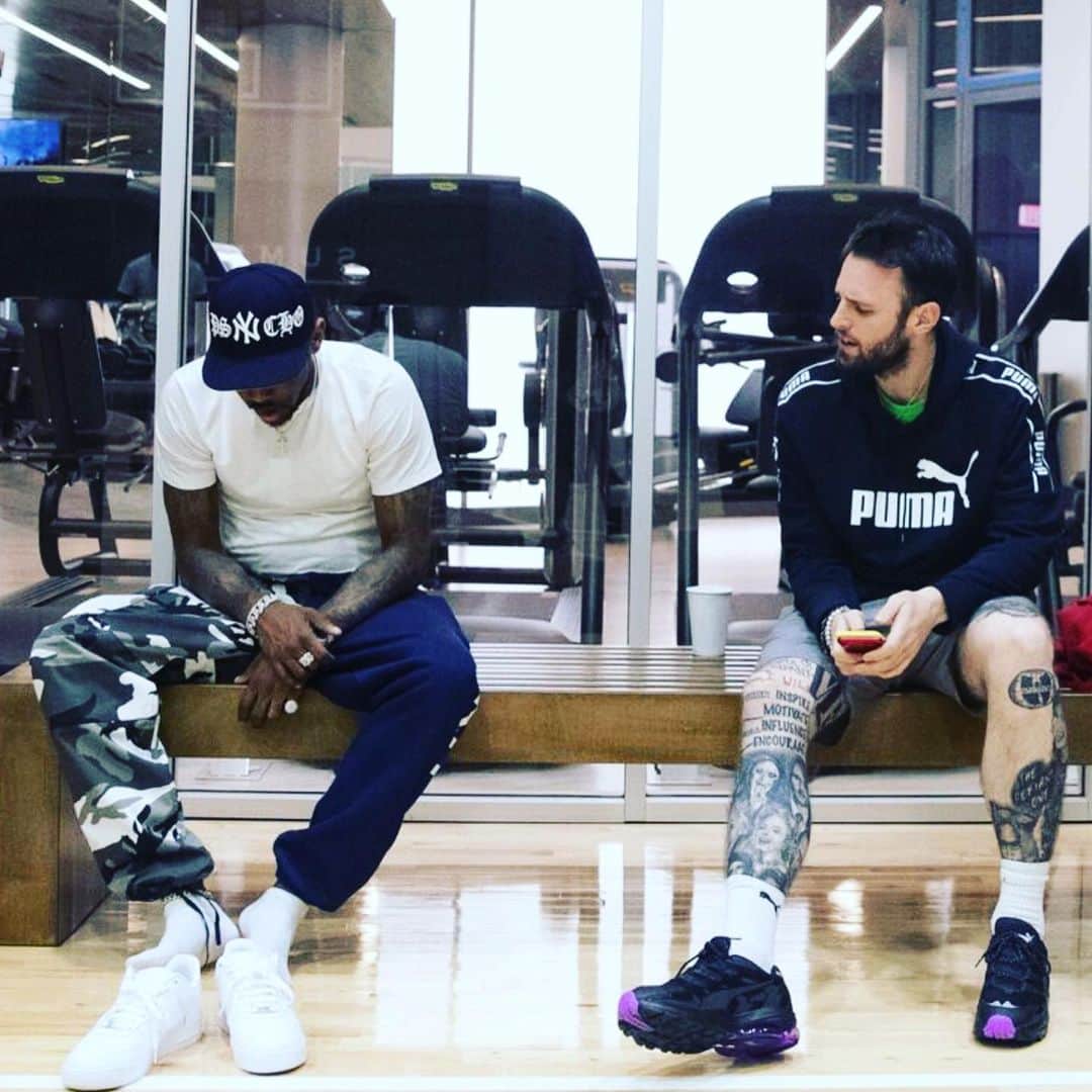 ファボラスのインスタグラム：「I told @cbrickley603 “he’s an amazing 🏀 trainer & i think it’s time...” He said “for what??” 😩🤦🏾‍♂️😂 #DontEverLoseSightCuzOthersDontSeeTheVision」