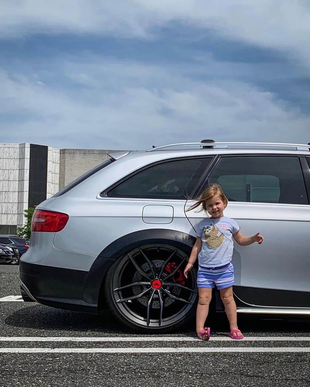 ミシュランさんのインスタグラム写真 - (ミシュランInstagram)「When you’re a parent, you’re always proud of your baby… and your kids. 👶🚘 #ParentsDay #DadMod (📸: @killerbootsmann)」7月29日 4時01分 - michelinusa