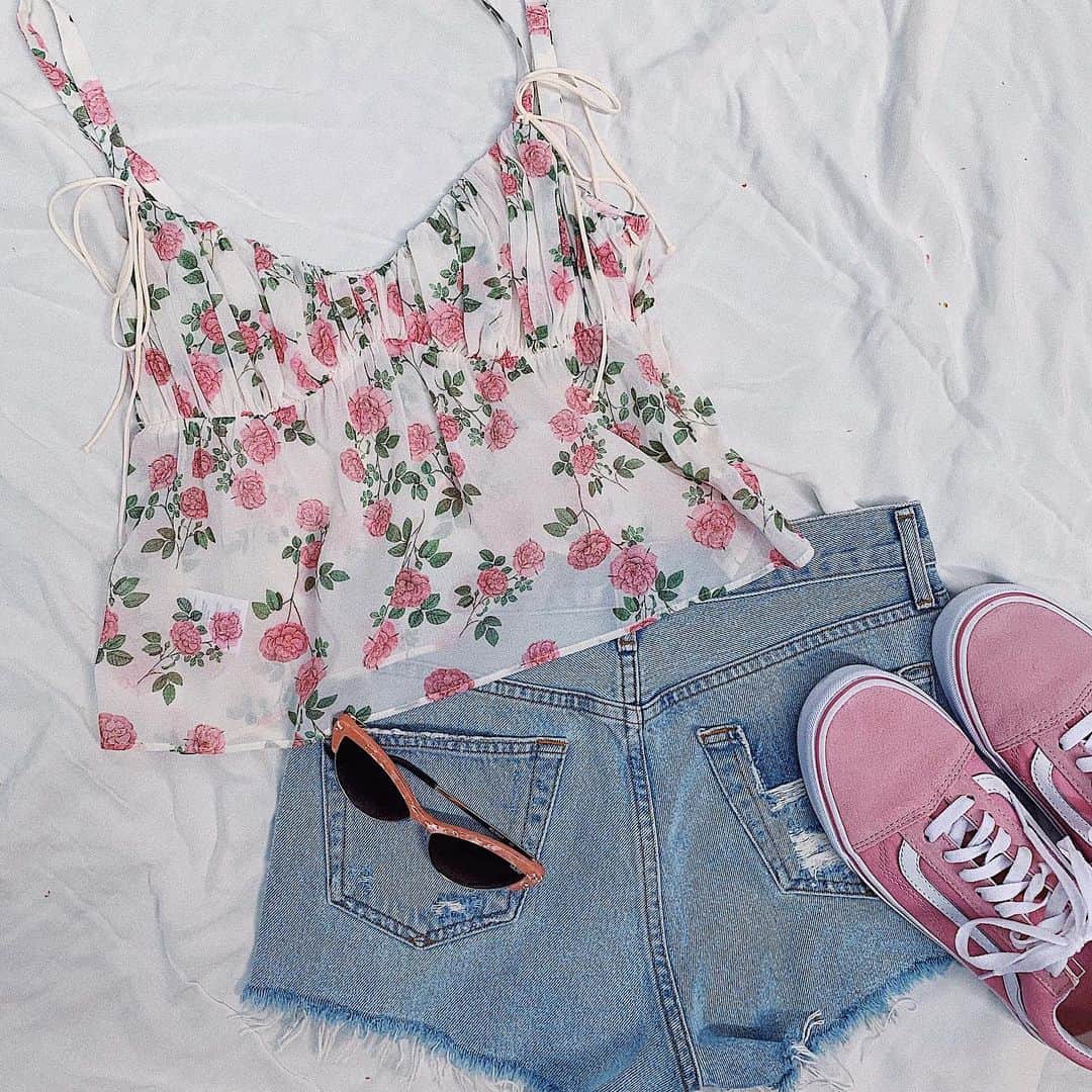 ブルーライフのインスタグラム：「all set for sunday 🌸」