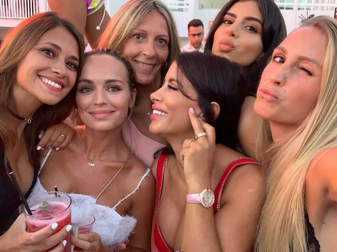 ソフィア・バルビのインスタグラム：「veranos!! ☀️☀️ #ibiza」