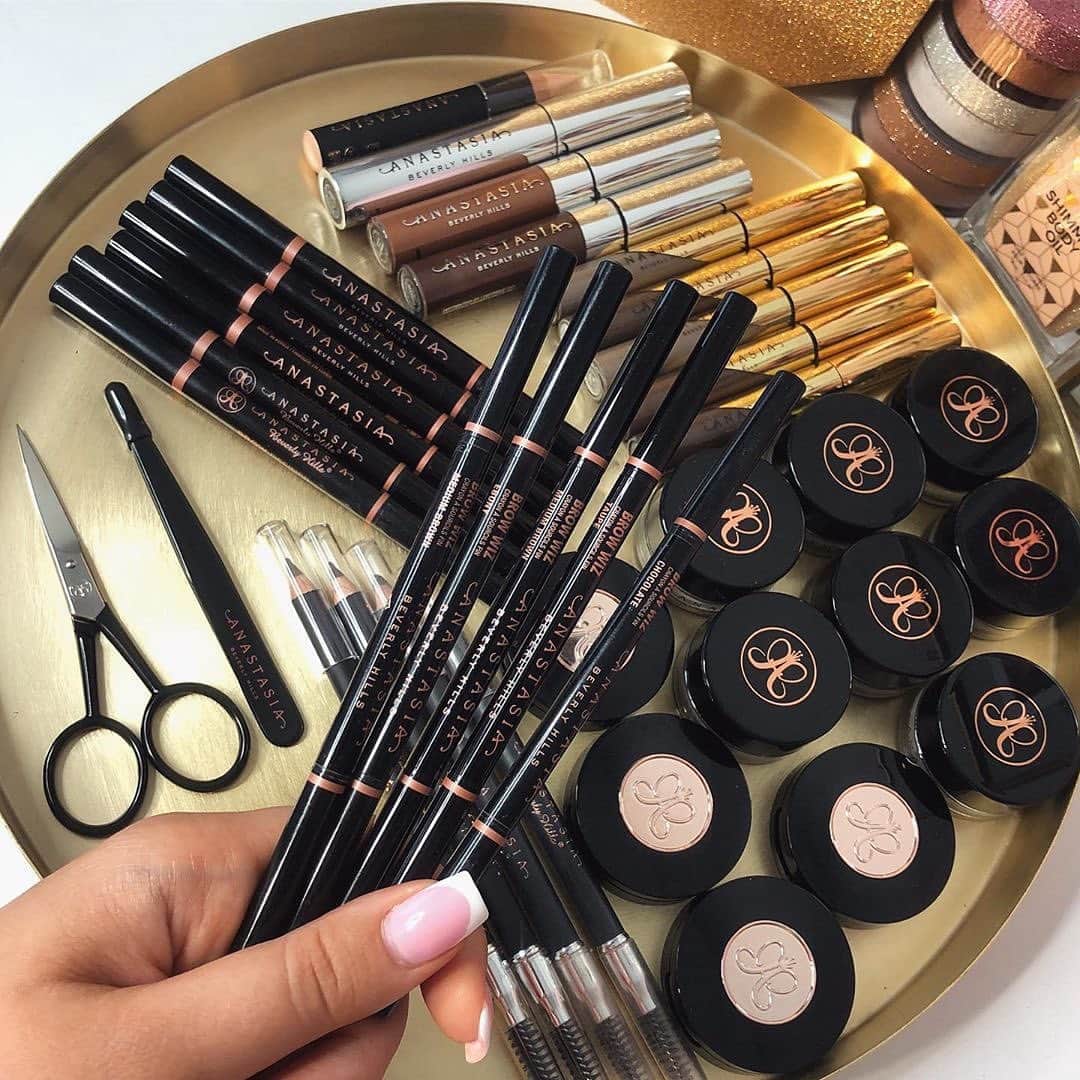 Anastasia Beverly Hillsさんのインスタグラム写真 - (Anastasia Beverly HillsInstagram)「Brow Game 😍 @_joanh  What’s your go to product?  #anastasiabrows」7月29日 4時10分 - anastasiabeverlyhills