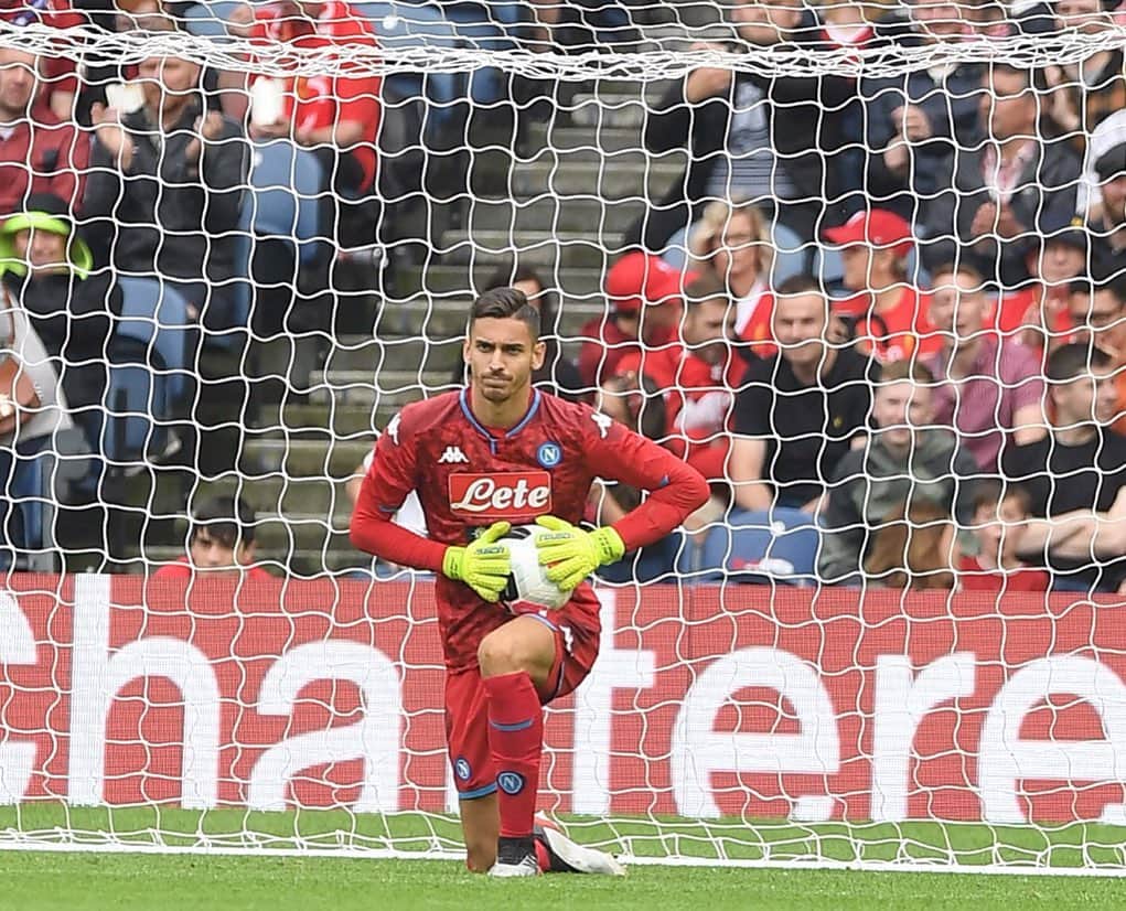 のインスタグラム：「Abbiamo concluso al meglio la prima parte di ritiro! Ottima prestazione contro un grande avversario ⚽️💙 #LiverpoolNapoli #forzaNapolisempre」