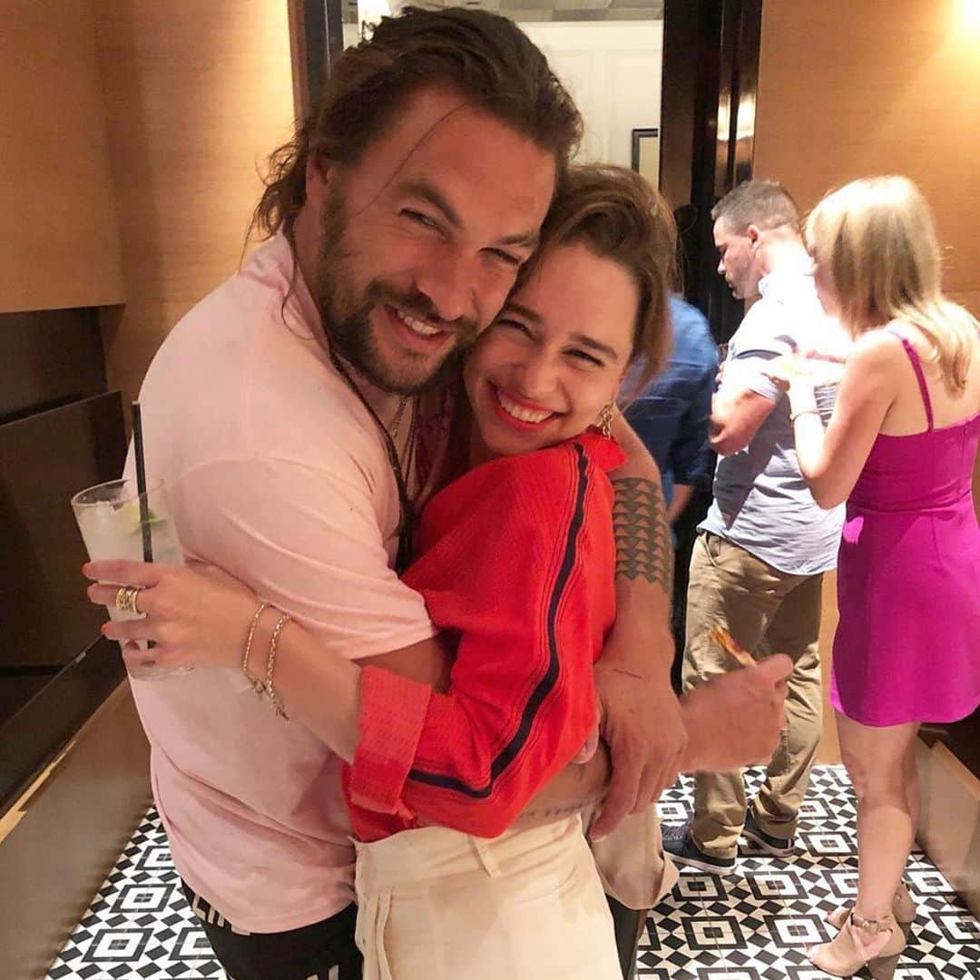 E! Onlineさんのインスタグラム写真 - (E! OnlineInstagram)「What made you more emotional: The ending of #GameOfThrones or this reunion? (📷: @emilia_clarke)」7月29日 4時57分 - enews