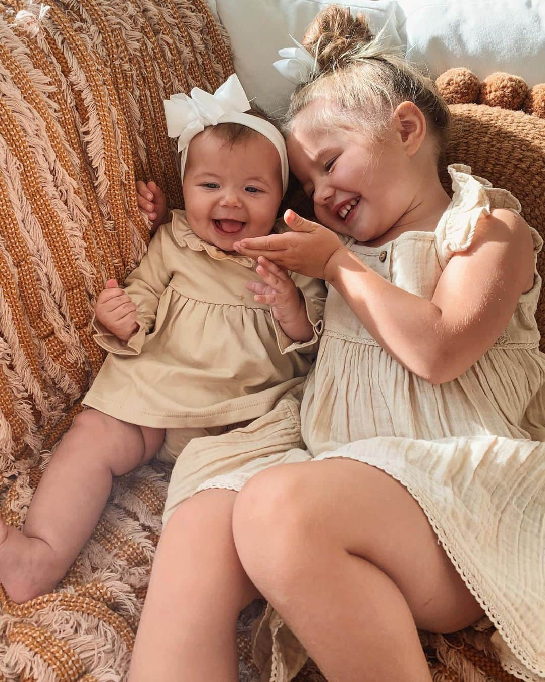 Amber Fillerup Clarkさんのインスタグラム写真 - (Amber Fillerup ClarkInstagram)「Sweetest sisters ready for church 💓」7月29日 5時04分 - amberfillerup