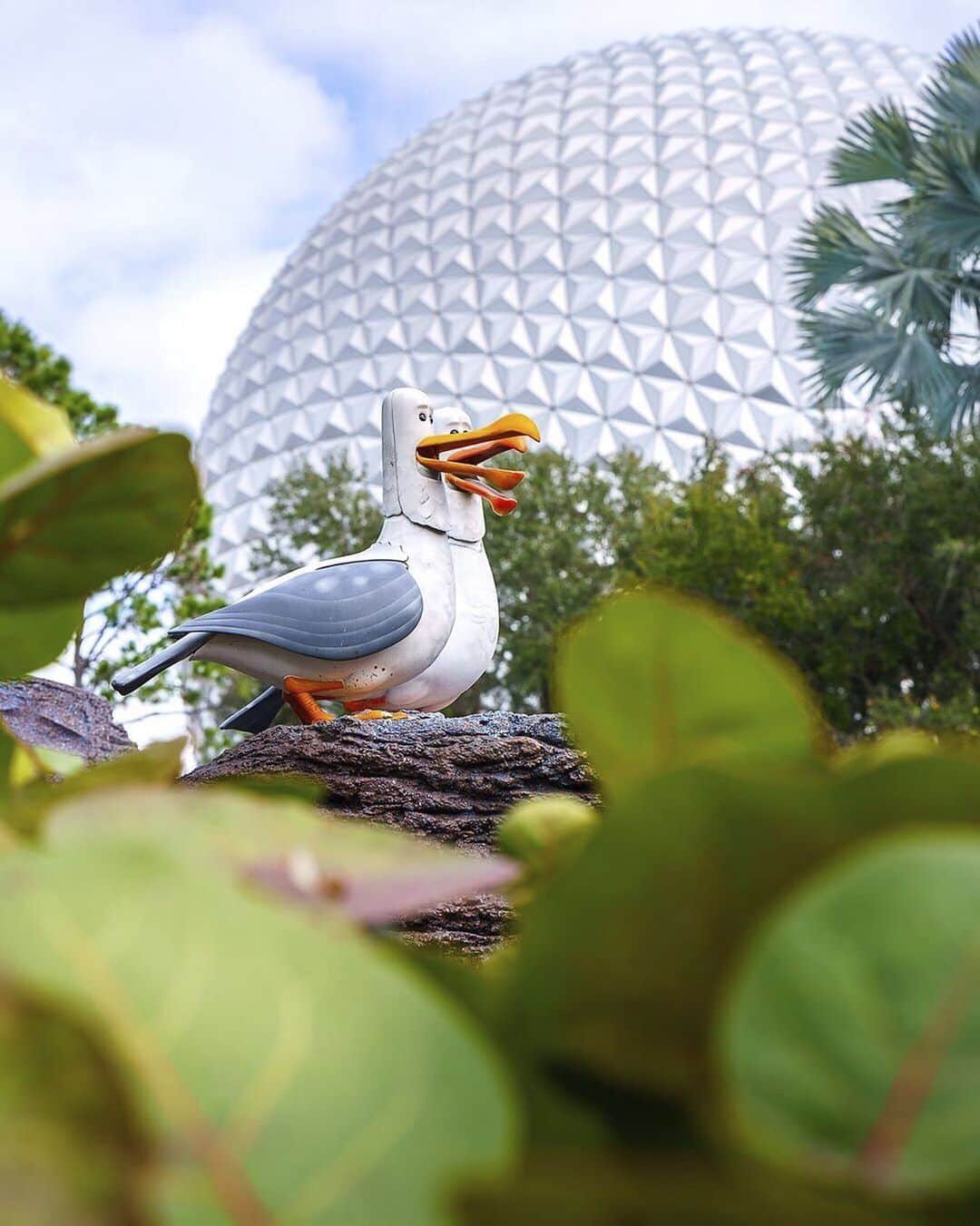 Walt Disney Worldのインスタグラム：「Mine! Mine! Mine! 🌐🌊 #Epcot #SpaceshipEarthSunday (📷: @mapledisney)」