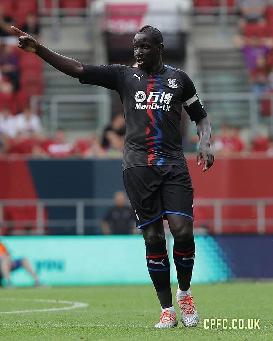 クリスタル・パレスFCさんのインスタグラム写真 - (クリスタル・パレスFCInstagram)「🙌 Mamadou’s back.⁣ ⁣ #CPFC #PremierLeague #PL #PreSeason #Sakho」7月29日 5時16分 - cpfc