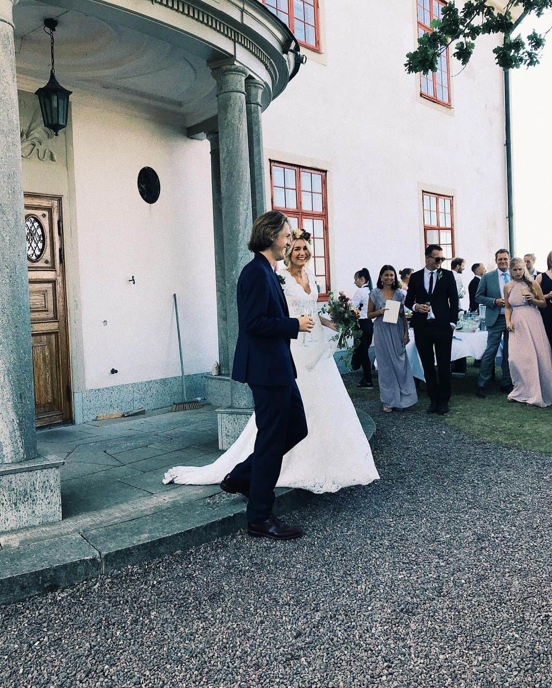 コンラッドのインスタグラム：「❤️❤️ @albertnewcomply @josefinekindahl」