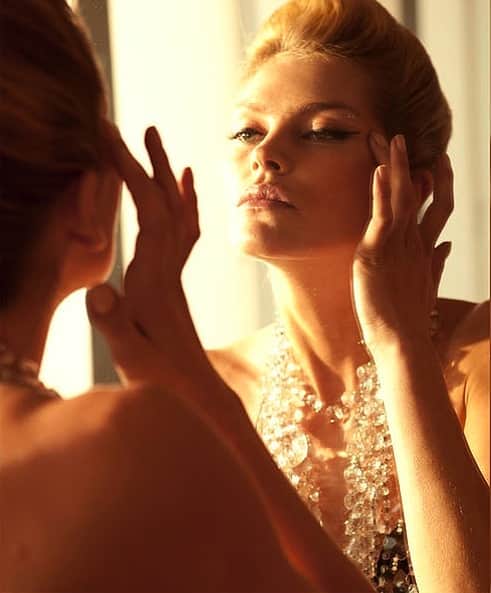 のインスタグラム：「PRESS FLASHBACK CIRCA 2009 @gasolineglamour X @zinkmagazine #STILLWATER NECKLACE #MADEBYME #ART #FASHION #STYLE #EYEWEAR #JEWELRY #CANDLES #PERFUME #SKINCARE #EMPIRE #IDONTQUIT #BURYYOURDOUBTS #OFTENIMITATEDNEVERDUPLICATED #WOMAN #FIGHTER #THEONLYLAWISSURVIVAL #PLAYFORBLOOD #IDONTMESSAROUNDNEITHERSHOULDYOU  #GASOLINEGLAMOUR #GASOLINEGLAMOURXSCORPION #GASOLINEKITCHEN #GASOLINEGARDEN  #GASOLINECANDLES #GASOLINEPERFUME  #GASOLINESKIN  #SCORPIONQUEEN #SCORPIONGOD  #SCORPIONPOWER 🦂🖤👑♠️💎 style vanessa geldbach Art direction alex sum #zinkmagazine」