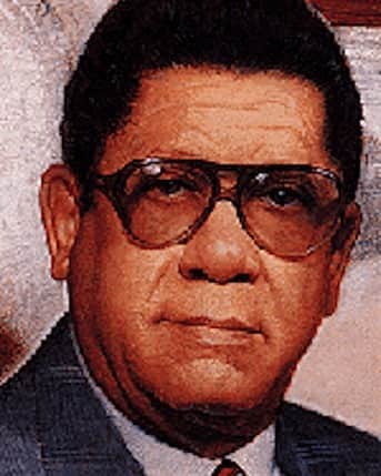 ラッセル・ウィルソンのインスタグラム：「Going to miss you Grandpa. Thanks for all of the stories. This is my Grandfather whose no longer with us. Dr. Harrison B. Wilson Jr. He was an educator, a mentor, a college basketball coach, and the second President at Norfolk State University a HBCU from 1975-1997.  Love you. #BeholdTheGreenandGold」