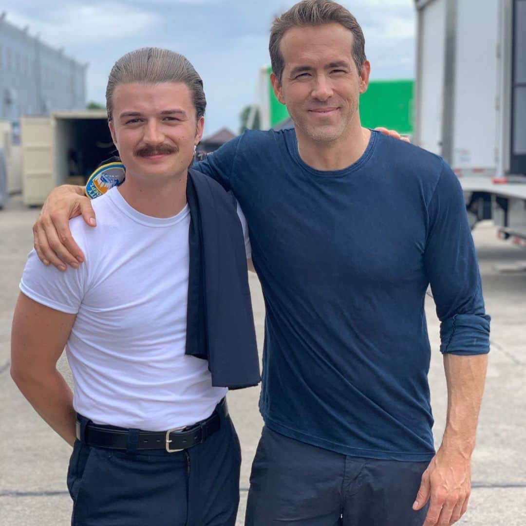 ライアン・レイノルズさんのインスタグラム写真 - (ライアン・レイノルズInstagram)「That’s it for me on #FreeGuy. Holy shit, I love this movie. I want to flash-fry it and inject it straight into your eyeballs. 👕」7月29日 6時13分 - vancityreynolds