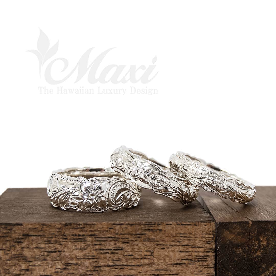 Maxi Hawaiian Jewelryさんのインスタグラム写真 - (Maxi Hawaiian JewelryInstagram)「Silver 925 solid color two tone rings, width 8mm, 6mm and 5mm🌴🌈🌴🌈🤙✨ #maxi #maxihawaiianjewelry #hawaiianjewelry #hawaiianheirloom #engraving #hawaii #hawaiian #ring #weddingring #weddingband #bridalring #marriagering #マキシ #マキシハワイアンジュエリー #ハワイアンジュエリー #ハワイ #ハワイアン #リング #指輪 #ウェディングリング #ブライダルリング #マリッジリング #結婚指輪  @maxi_press」7月29日 6時19分 - maxi_japan_official
