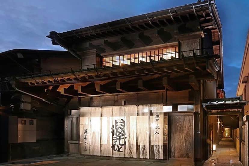 萬屋本店のグルメインスタ