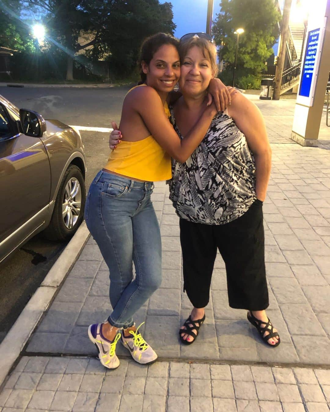 ダニエル・ポランコさんのインスタグラム写真 - (ダニエル・ポランコInstagram)「Surprise visit to my titis house last Sunday in Long Island. Haven’t seen her since Easter. This is my moms sister and she’s been like a 2nd mother to Elaine and I. Things that were too difficult to talk to my mom about I would talk to her. She literally drove from Brentwood Long island to the Bronx or wherever I was to witness every performance. She made sure we had family traditions like going Apple Picking in September, getting me my Holiday Barbies every Christmas, and road trips to Lancaster/Amish country to watch Christian shows and eat. Yes that was my childhood. Great moments like that I’ll never forget!  But not all memories are meant to be cherished. I’ll also never forget us seeing my mother in her casket together for the first time. Taking a step outside of my body to seeing my Titi loose her sister/best friend....my heart hurts just thinking about it. The pain was and still is unbearable. Our lives will never be the same. A lot of loss this year but I still have much to be grateful for. My Titi Lorraine is definitely a reason to think more positive, to love and live more. Thank your for being my inspiration of what a strong woman is. I love my fluffing pillow Titi.  Ps. When we were young she made something up called “The No Fun Hour” She would make us watch her clean while she listened to any music she liked...from Luciano Pavarotti to Patsy Cline. Another reason why my taste of music was always different.  Parents please make a “No Fun Hour” so ur kids can listen to some actual music.  #LoveMyTiti #TheMostBeautifulHouseInBrentwood #TitiLorraine #LoveMyFamily #MissingMommy #MissingDaddy #CantBelieveThisIsMyLife」7月29日 6時31分 - dannip18