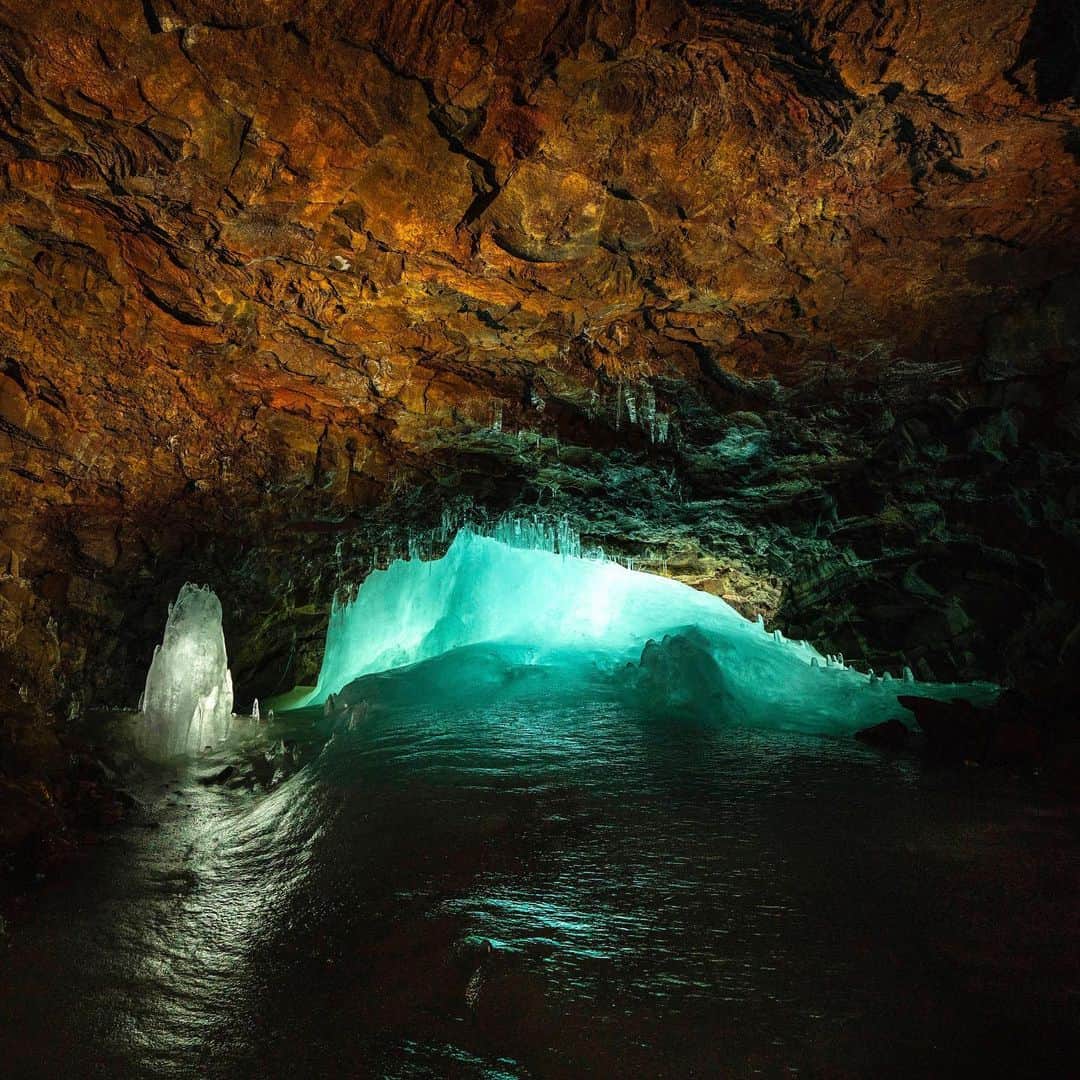 thephotosocietyさんのインスタグラム写真 - (thephotosocietyInstagram)「Photo by Stephen Alvarez @salvarezphoto | Loftheiller Cave, Iceland is a permafrost encrusted lava tube and one of the few lava tubes I know of that has permanent ice formations. Ice inside this cave grows slowly and is hundreds and maybe thousands of years old. The cave itself was created when fast flowing molten rock drained through a lava field and left this void underground. The cave is now a product of fire and ice. #iceland #cave」7月29日 6時43分 - thephotosociety