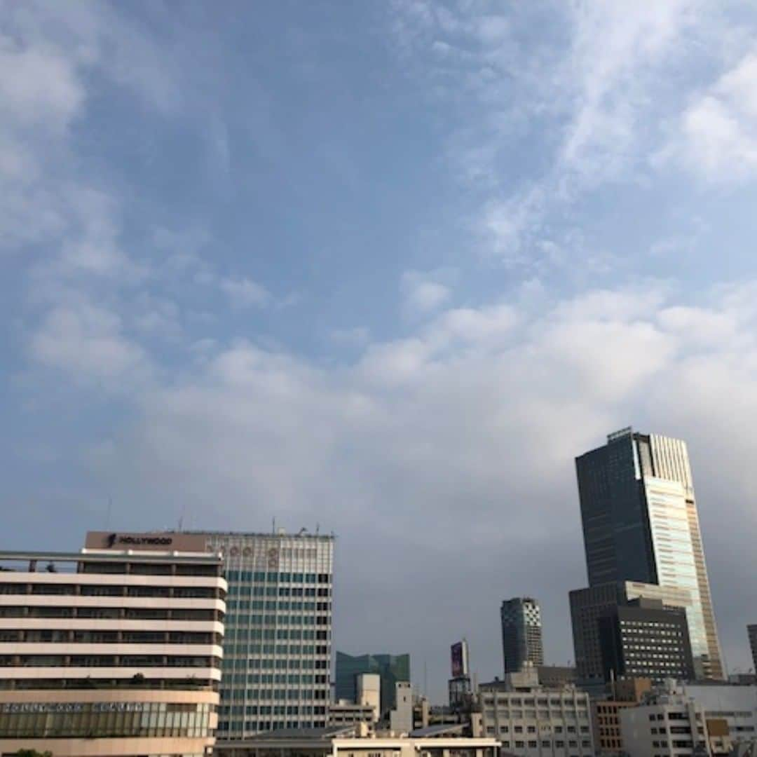 テレ朝newsさんのインスタグラム写真 - (テレ朝newsInstagram)「東京のきょうの天気のポイント ｢朝から夏空午後はにわか雨注意｣ きょうは、強い日差しが照りつけて厳しい暑さに。ただ、午後は通り雨がありそう。」7月29日 7時02分 - tv_asahi_news