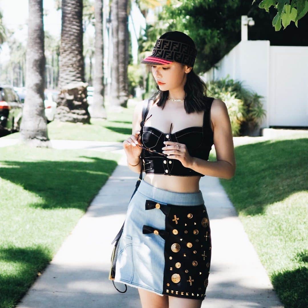のインスタグラム：「Already missing the sunshine of LA #sunnday #lafashion #highfashion #fashionlovers #selfportrait #fendi」