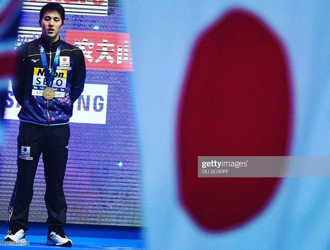 のインスタグラム：「👑🥇 . . . . . 2019年の世界水泳が終わりました！ 金メダル2つ銀メダル1つと最高の結果でした☺️ 200m個人メドレーと400m個人メドレーは東京五輪代表内定‼️ 来年に向けてまだまだ強化して行きます。 これからも応援よろしくお願い致します！！ #finagwangju2019 #swimming #tobiuojapan #japan #감사합니다」