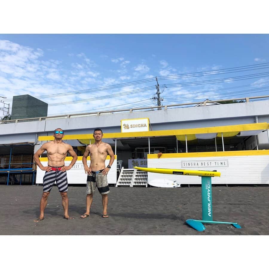 佐藤ルミナさんのインスタグラム写真 - (佐藤ルミナInstagram)「久々の快晴☀️今日も海の家まつの @uminoie_matsuno では #yo1ダイエットチャレンジ により腹筋らしきものがうっすら浮かび上がってきた元ポッチャリ店主が皆様のお越しをお待ちしています💪😊8/3イベントも受付中！ #海の家まつの再生プロジェクト #海の家まつの #湯河原海水浴場 #shinghabeer #singhabesttime #hawaiiwater #タンタンパッタイ #腹筋 #ruminasatotrainingmethod」7月29日 8時44分 - ruminasato
