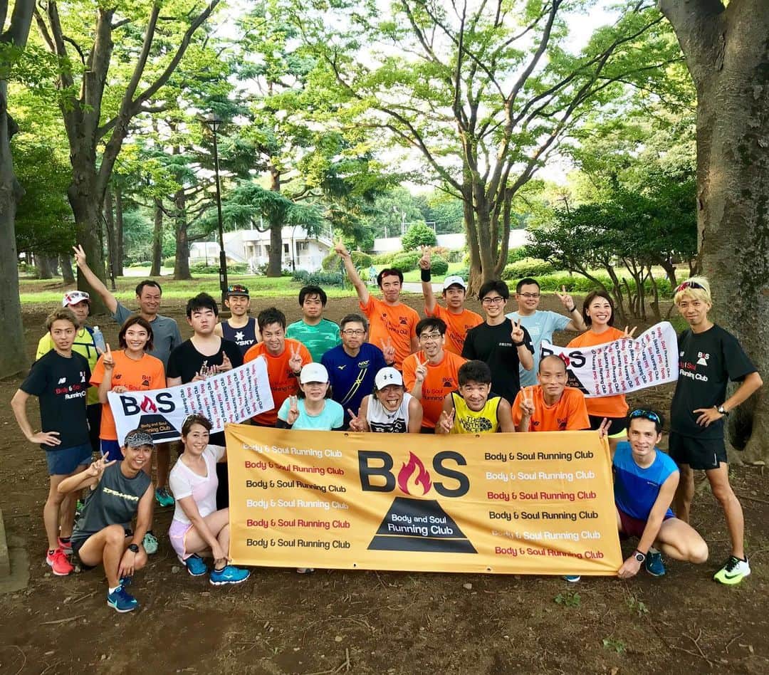 西谷綾子のインスタグラム：「✴︎ 7/27(土)17:00〜BaSRC練習会🤗✨ ご参加ありがとうございました💓  今回のために三重から1泊でご参加の方も…😭✨ 嬉しいです‼︎ 初参加の方もいて新たな出逢いに感謝です🤗 ・ 日中の暑さが少し和らいだとはいえ走ってみると想像以上にキツく…😳グループごとに相談しペースや距離を変更したり工夫を！ ・ 4km×2〜3本！ 1人ではなかなか出来ないメニュー。 でもみんながいたから頑張れましたねっ😭👏 ・ 暑さが増してきたこの時期、涼しい時のペースとは比べず、効率の良いフォームを意識していきましょー‼︎☺️ 冷静に現状を把握、最善を尽くして底上げしていきましょーー✊✊😆 ・ 白田さんから写真を頂きました💓🤗 クラブFacebookも見てねっ☆ ・ 次回は8/2(金)19:10〜✨ http://basrc.spo-sta.com (ほか8月🗓チェック☺️) どなたでもご参加ok👍 ・ みんなで励まし合いながら 暑い夏を乗り越えましょう🌻😍 ・ #BaSRC #BodyandSoulRunningClub #天真RUN漫」