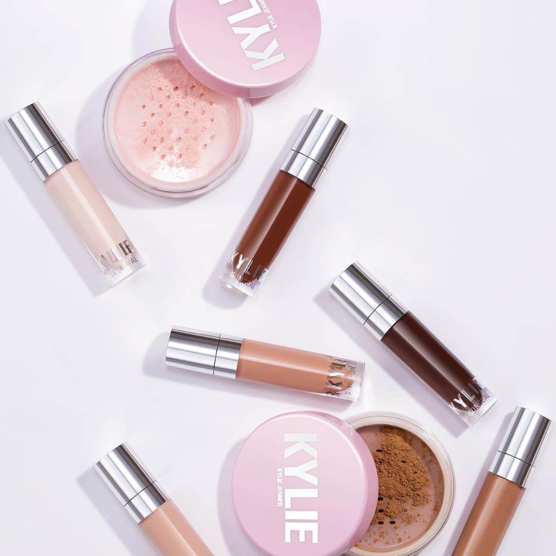 クリス・ジェンナーさんのインスタグラム写真 - (クリス・ジェンナーInstagram)「Kylie’s @kyliecosmetics concealers and setting powders are now available in all @ultabeauty stores nationwide!! #proudmama #ultabeauty @kyliejenner」7月29日 8時51分 - krisjenner