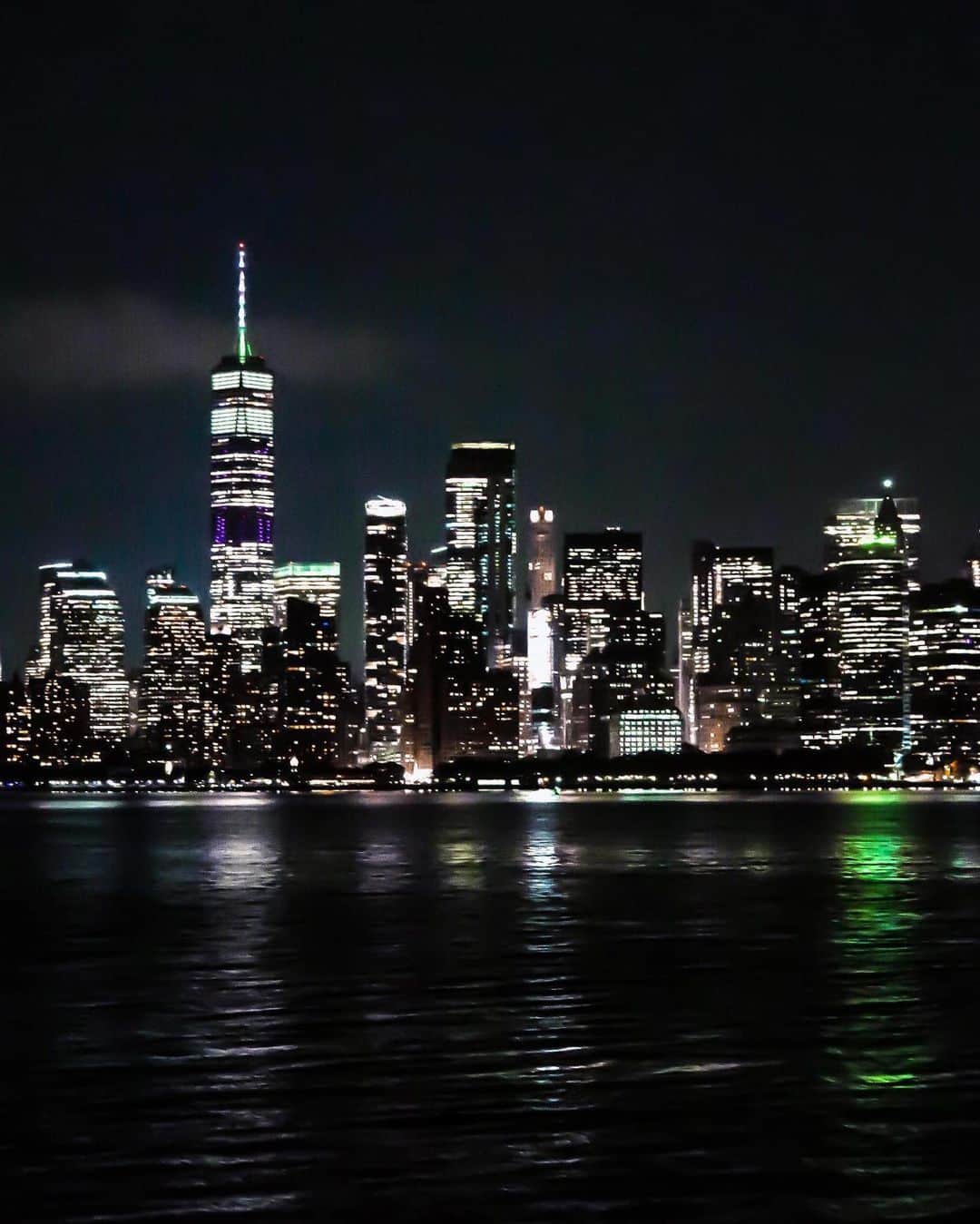 Bloomingdale'sさんのインスタグラム写真 - (Bloomingdale'sInstagram)「It's lit 🌃✨ . . . . . . . #Skyline #NYCgram #NYCLife #Manhattan #NYCSkyline #NYCViews #Bloomingdales」7月29日 9時27分 - bloomingdales