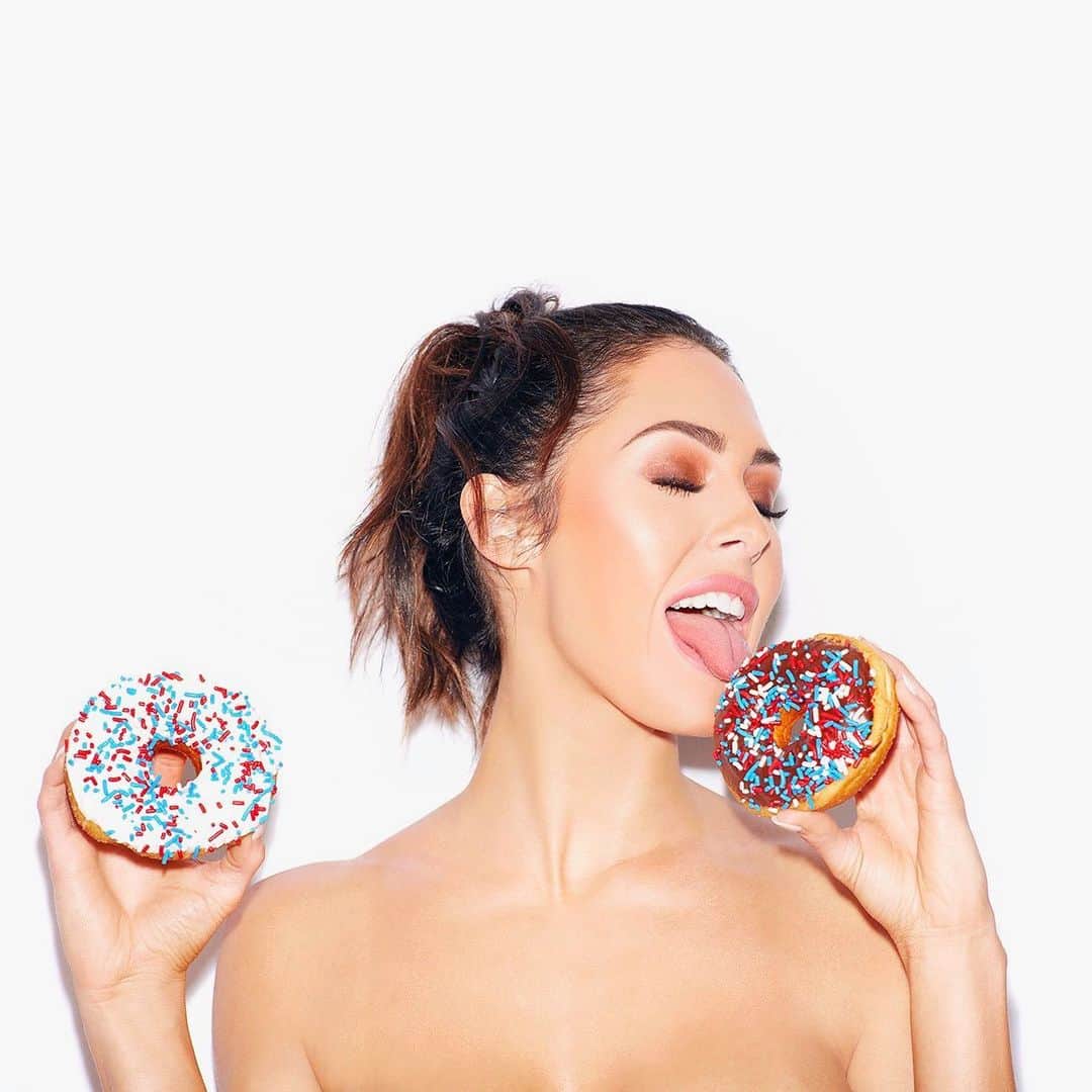 ホープ・ビールのインスタグラム：「Because #donuts . @simonlopez  @kevglam」