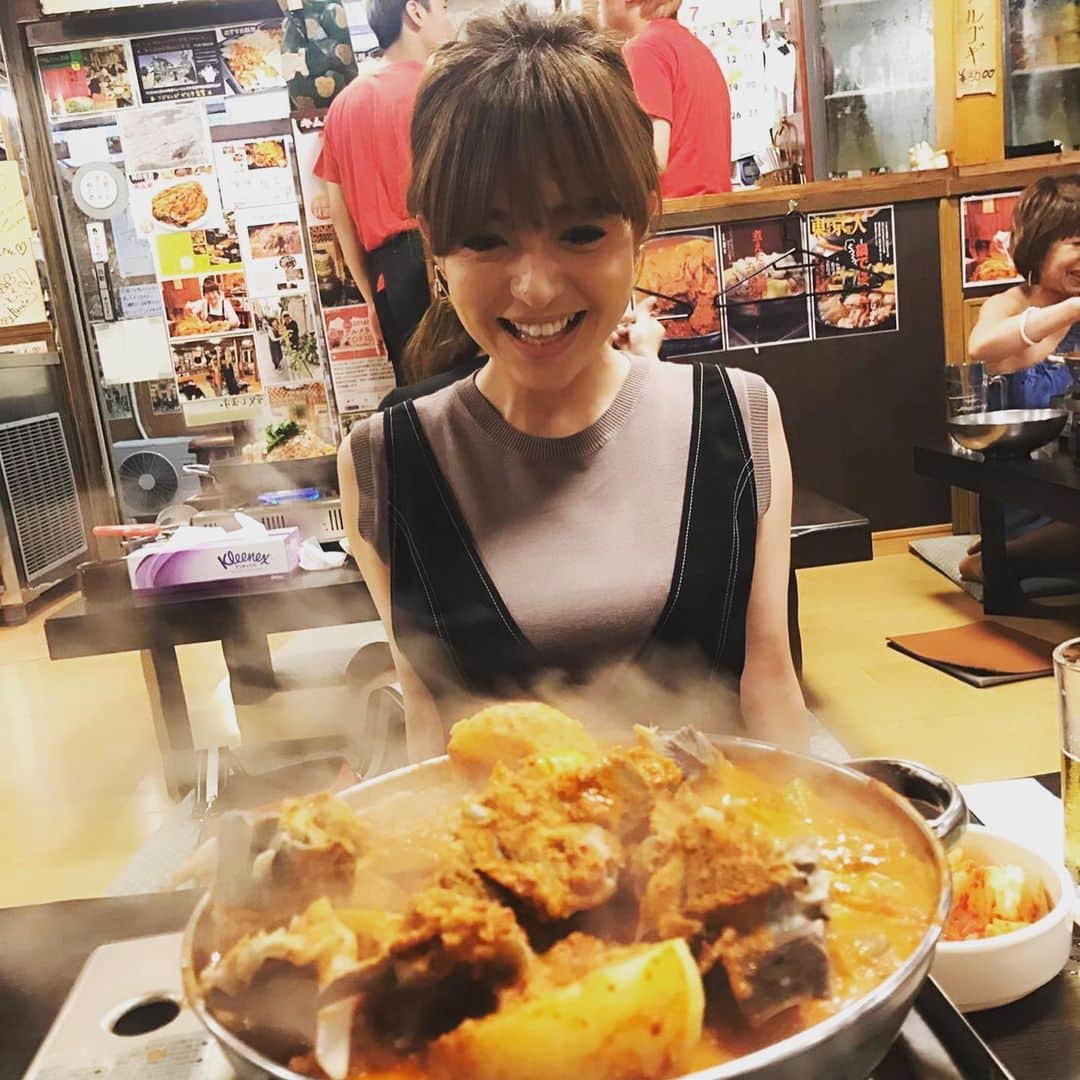 ちすんさんのインスタグラム写真 - (ちすんInstagram)「ひろみが東京に来たー😆最近イライラ気味だったのが一瞬で吹っ飛んだー！！！！かれこれ18年ぐらいの付き合いのひろみ💕  #韓国料理 #松屋 #新大久保 #暑い日に #辛い鍋 #なかなか良き #18年の付き合い #短大 #また会おうね #楽しかった #ありがとう #한국요리 #감자탕 #친구와함께 #짱」7月29日 9時42分 - chisun11