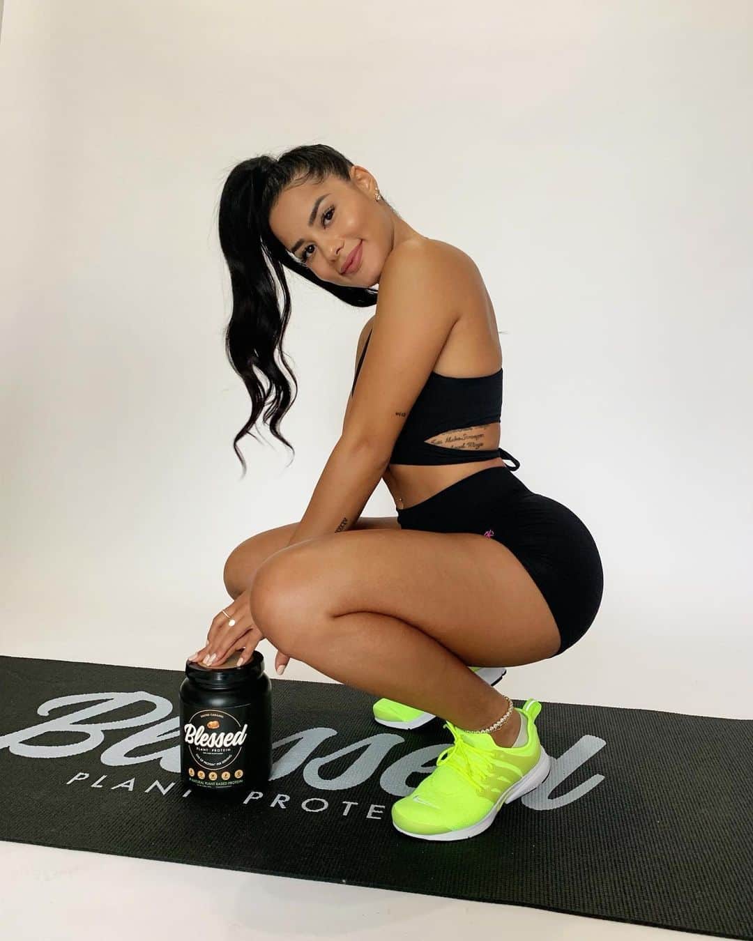 Katya Elise Henryさんのインスタグラム写真 - (Katya Elise HenryInstagram)「Word: Blessed. Adjective. Definition: Made holy. consecrated. Add a little sugar, and spice, and everything nice and you have yourself a bombbbbbbb protein shake that will take your body to the next level! 😝 • • • All three flavors are super yummy and smooth. Get those gainzzzzzz sis, without any bloating or gross feeling afterwards. Go to www.EHPLabs.com and see our delicious flavors! @blessedprotein 🍃🌸 use code KATYA10 for 10% off your order! OUTFIT: @workouts_by_katya」7月29日 9時38分 - katyaelisehenry