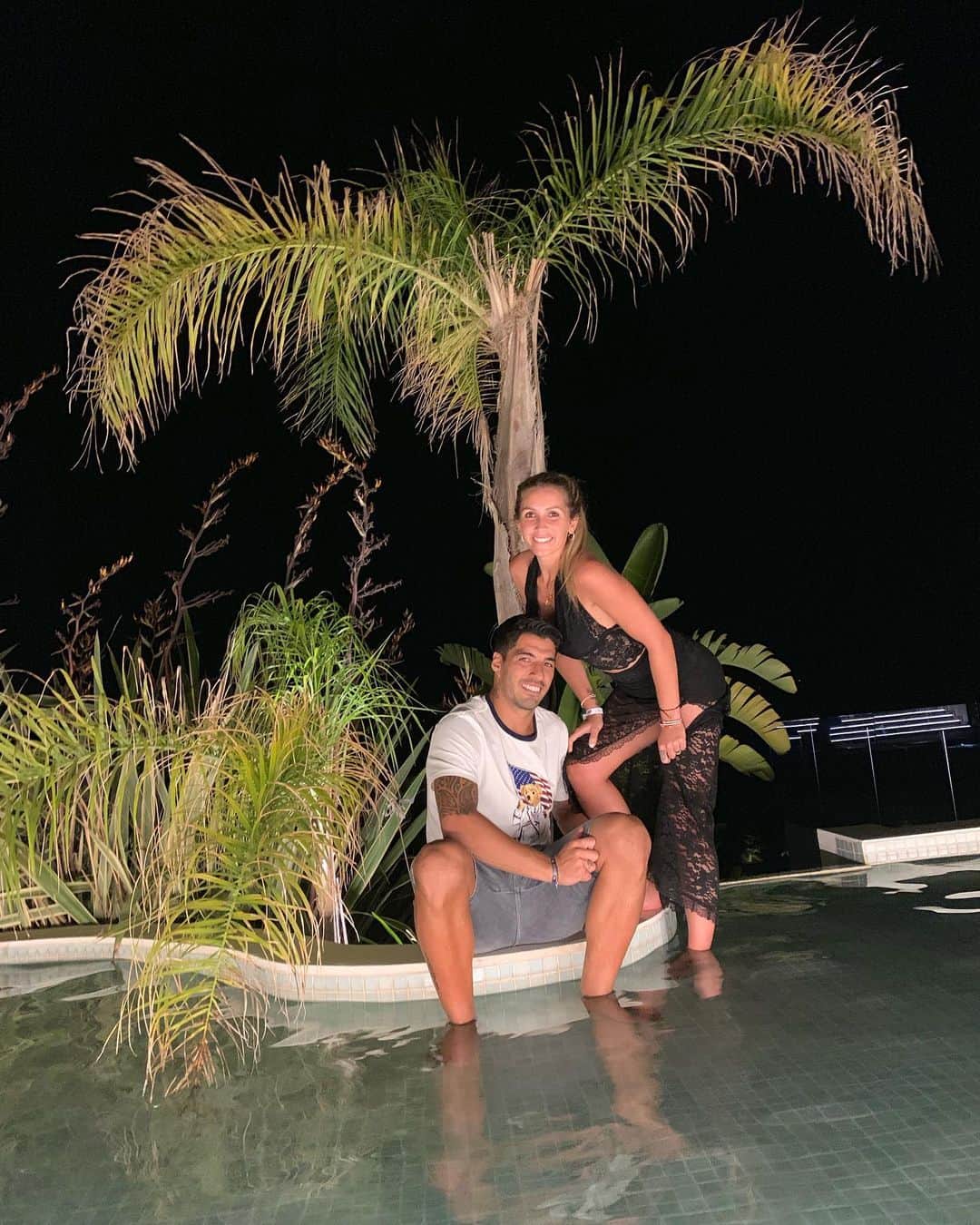 ソフィア・バルビのインスタグラム：「❤️❤️ @luissuarez9」
