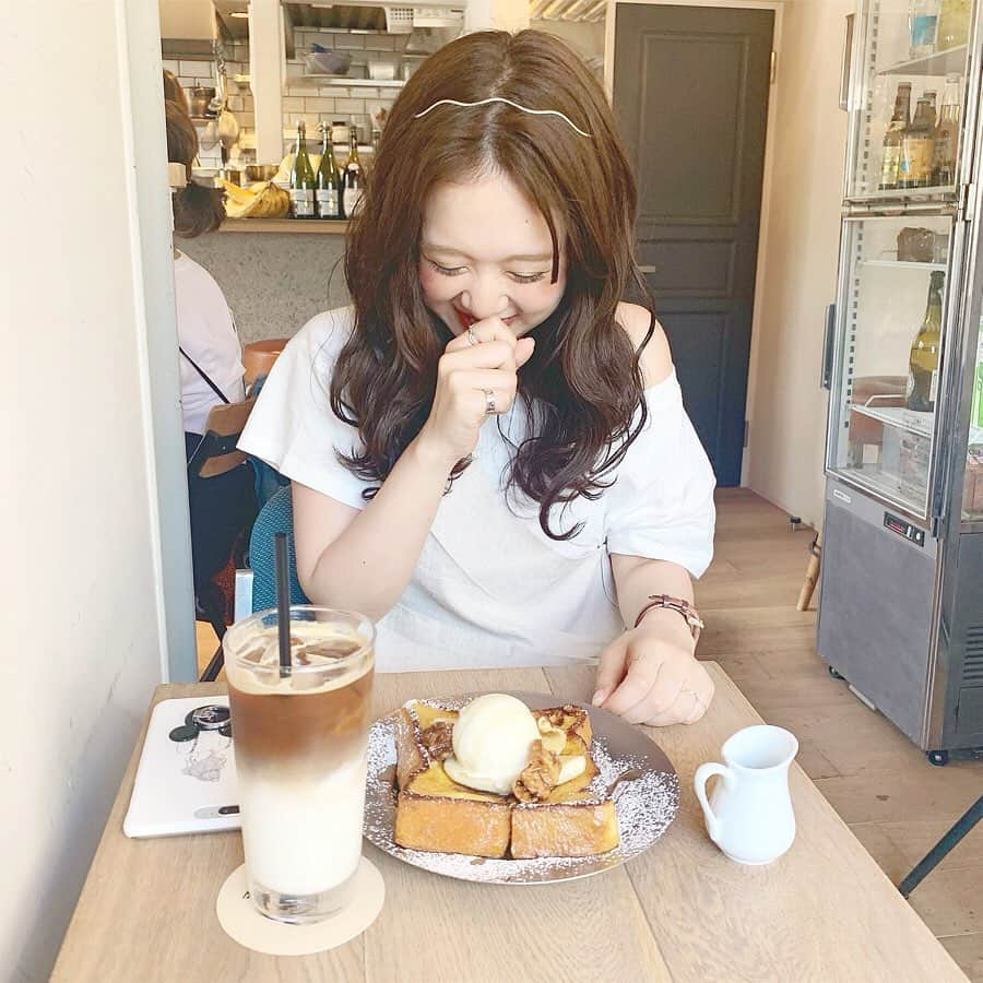 haruさんのインスタグラム写真 - (haruInstagram)「ㅤㅤㅤㅤㅤㅤㅤㅤㅤㅤㅤㅤㅤ ㅤㅤㅤㅤㅤㅤㅤㅤㅤㅤㅤㅤㅤ ㅤㅤㅤㅤㅤㅤㅤㅤㅤㅤㅤㅤㅤ #haru3cafe ㅤㅤㅤㅤㅤㅤㅤㅤㅤㅤㅤㅤㅤ こちらも先月いったカフェ ☕💕 ㅤㅤㅤㅤㅤㅤㅤㅤㅤㅤㅤㅤㅤ 三軒茶屋にある @_yellowcafe_ ˒˒﻿ ʾʾ に えりこちゃんと 行ってきました ♥ ( 三軒茶屋駅から結構歩きます𓂅 ˒˒﻿ ) ㅤㅤㅤㅤㅤㅤㅤㅤㅤㅤㅤㅤㅤ 和風キーマカレー🍛 と 季節限定のバナナのフレンチトースト🍌🍞 ( バナナもうすぐ終わるらしいです😳！ ) 半分づつして食べたけど両方おいしすぎました🥺🧡 ㅤㅤㅤㅤㅤㅤㅤㅤㅤㅤㅤㅤㅤ ハンバーガー🍔も有名みたいなので 次は食べてみたい(  ˊᵕˋ )♡ ㅤㅤㅤㅤㅤㅤㅤㅤㅤㅤㅤㅤㅤ ㅤㅤㅤㅤㅤㅤㅤㅤㅤㅤㅤㅤㅤ ㅤㅤㅤㅤㅤㅤㅤㅤㅤㅤㅤㅤㅤ #東京カフェ#tokyocafe#カフェレポ#yellowcafe#三軒茶屋カフェ#三軒茶屋カフェ巡り#池ノ上カフェ #おはるカフェめぐり #おはるの東京カフェ ㅤㅤㅤㅤㅤㅤㅤㅤㅤㅤㅤㅤㅤ」7月29日 20時50分 - __haru3