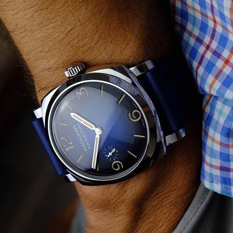のインスタグラム：「The #PaneristiWho of the week Is @mywatches777 with this beautiful capture of the Radiomir watch.  Discover more on stories.  #risti #paneristi #paneristi4ever #PAM932 #Radiomir #PaneraiRadiomir #RariomirPanerai #paneraiwatches #repost #regram #paneraiwatch #paneraistraps」