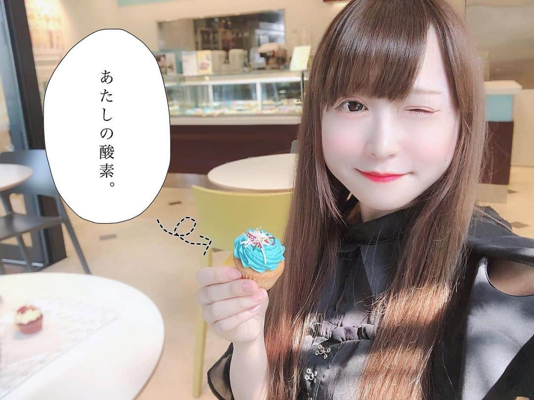 あま津うにさんのインスタグラム写真 - (あま津うにInstagram)「This is my favorite cupcake 🧁 Do you like cupcakes?」7月29日 19時20分 - amatsuuni