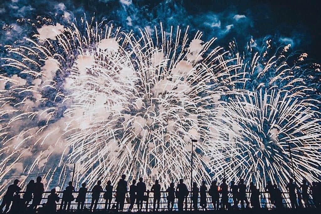 のインスタグラム：「・ ・ ・ Location / 🎆 ・ ・ ◉sty830のLIGHTROOMプリセット◉ https://www.curbon.jp/products/sty830presets ・ ・ #vsco#ig_photooftheday#igersjp#igmasters#ink361#exklusive_shot#thecoolmagazine#FreedomThinkers#Visuals4All#igersoftheday_#reco_ig#webstapick#huntgram#vzcomood#thecreatorclass#artofvisuals#indies_gram#hueart_life#ppschool#exploretocreate#as_archive  #tokyocameraclub #nat_archive #good_portraits_world #pics_jp #igers  #instagram #instagramjapan」