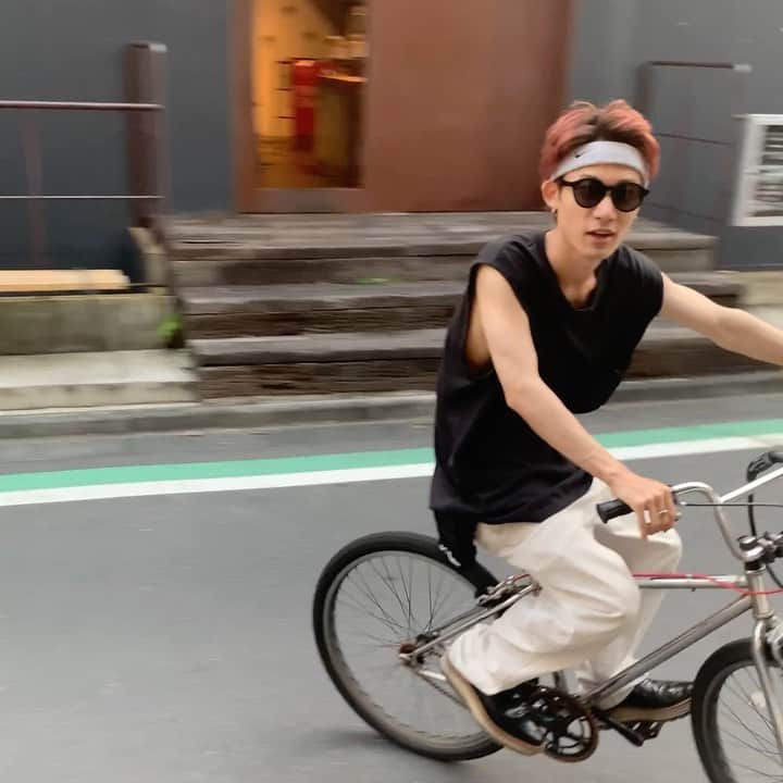 花沢将人のインスタグラム：「🚲」